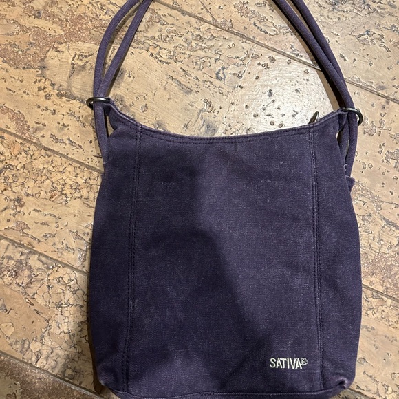 Sativa HEMP convertible bag/back pack - Picture 4 of 4